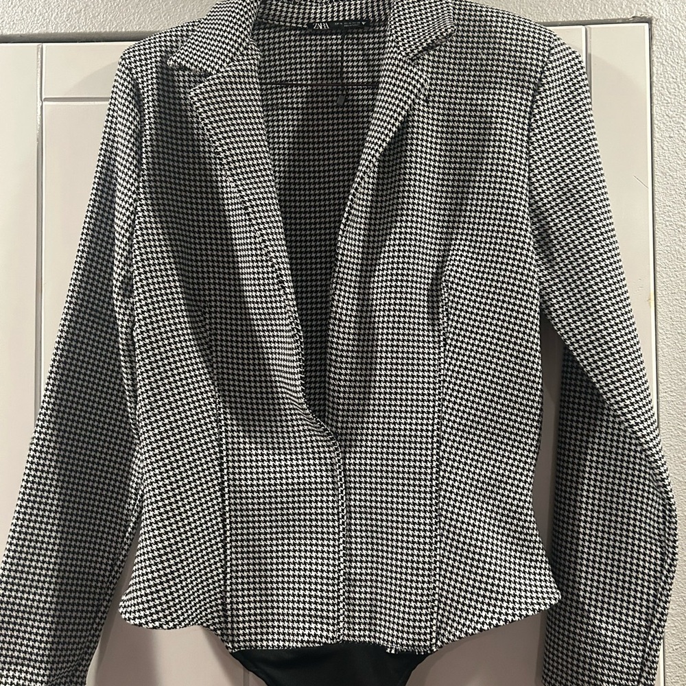 Zara Houndstooth bodysuit Blazer
